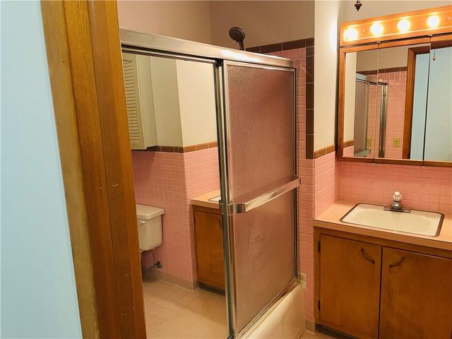 506 1st Terrace, Lansing, KS 66043