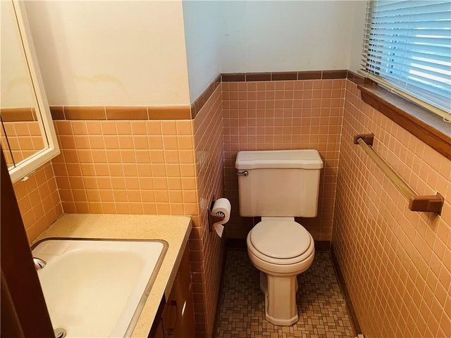 506 1st Terrace, Lansing, KS 66043