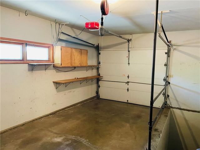 506 1st Terrace, Lansing, KS 66043