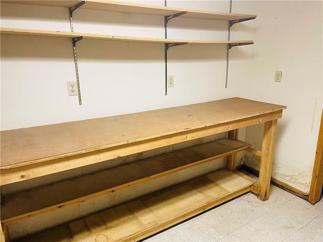 506 1st Terrace, Lansing, KS 66043