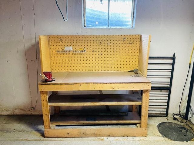 506 1st Terrace, Lansing, KS 66043