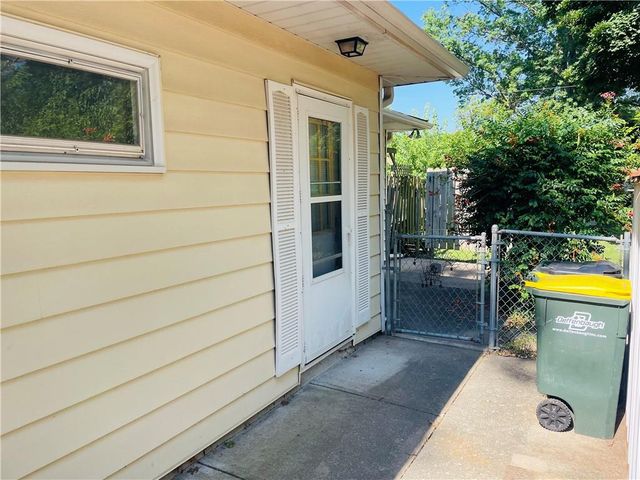 506 1st Terrace, Lansing, KS 66043