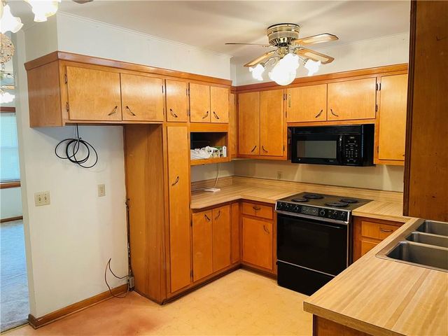 506 1st Terrace, Lansing, KS 66043