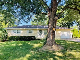 506 1st Terrace, Lansing, KS 66043