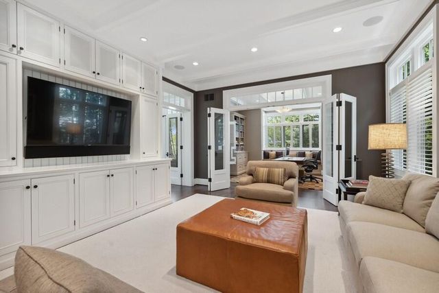 49106 Sun Valley Falls Boulevard, New Buffalo, MI 49117