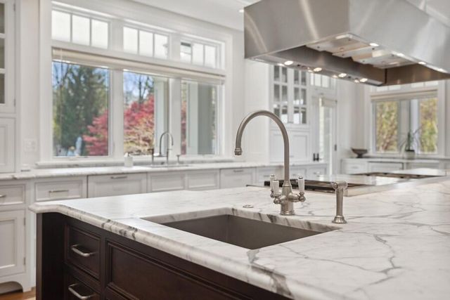 49106 Sun Valley Falls Boulevard, New Buffalo, MI 49117