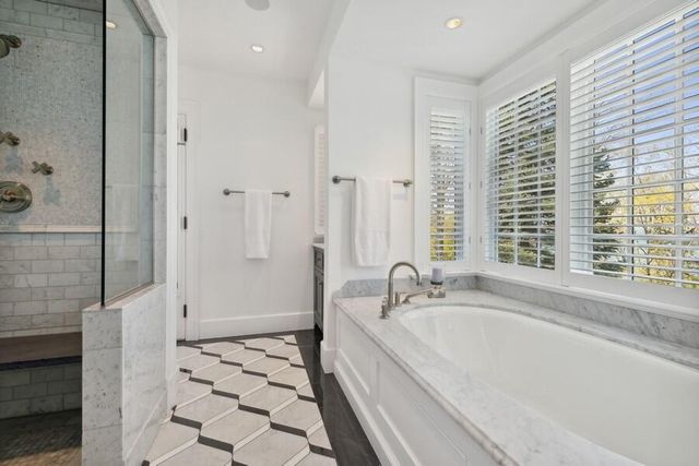 49106 Sun Valley Falls Boulevard, New Buffalo, MI 49117