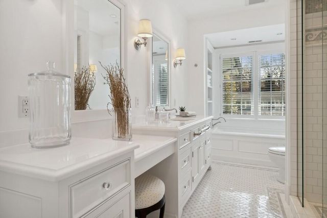 49106 Sun Valley Falls Boulevard, New Buffalo, MI 49117