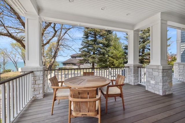 49106 Sun Valley Falls Boulevard, New Buffalo, MI 49117