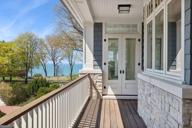 49106 Sun Valley Falls Boulevard, New Buffalo, MI 49117