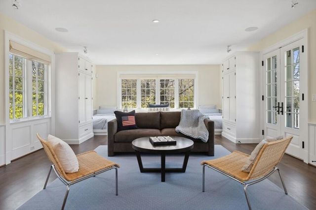 49106 Sun Valley Falls Boulevard, New Buffalo, MI 49117