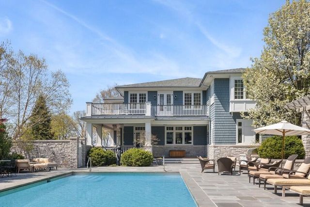 49106 Sun Valley Falls Boulevard, New Buffalo, MI 49117