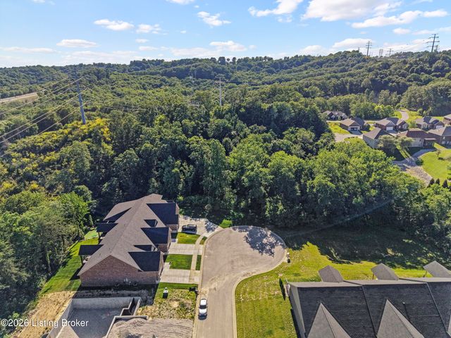 810 Katie Ln, New Albany, IN 47150