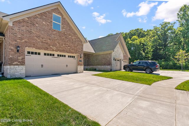 810 Katie Ln, New Albany, IN 47150