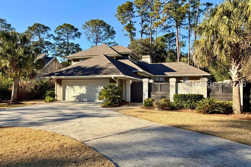 20 Strawberry Hill Rd, Hilton Head Island, SC 29928