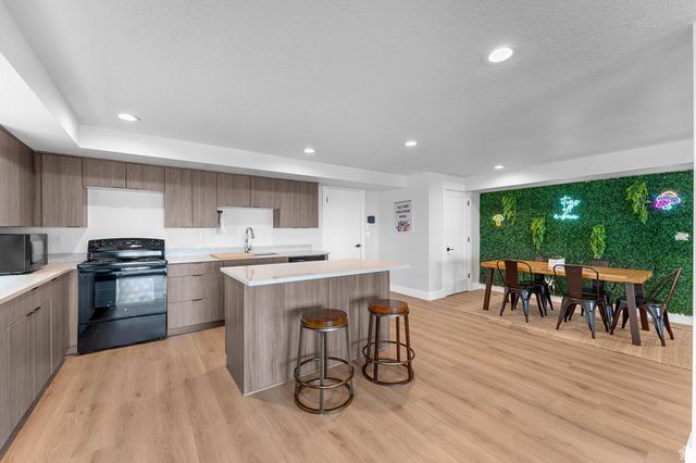 760 S MILLER AVE, North Salt Lake, UT 84054
