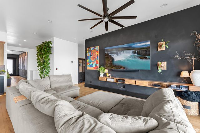 760 S MILLER AVE, North Salt Lake, UT 84054