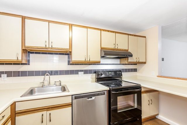 37 Alice Dr Apt 75, Concord, NH 03303