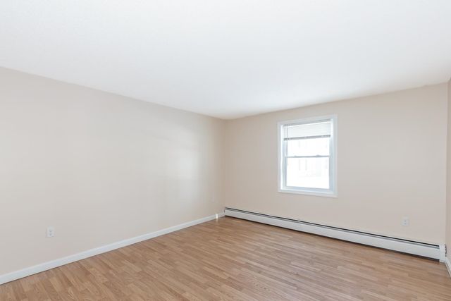 37 Alice Dr Apt 75, Concord, NH 03303