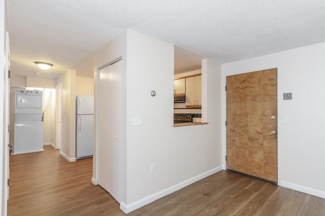 37 Alice Dr Apt 75, Concord, NH 03303