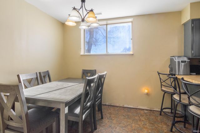 1112 Salem Lane, Evansville, IN 47710