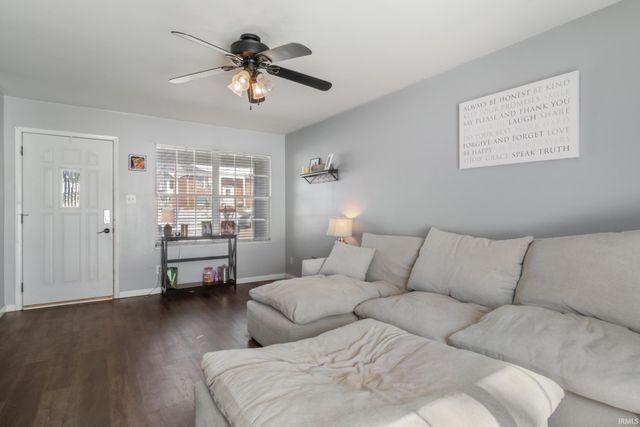 1112 Salem Lane, Evansville, IN 47710