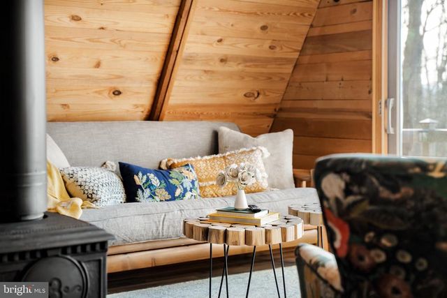 698 VALLEY VIEW RD, Rileyville, VA 22650