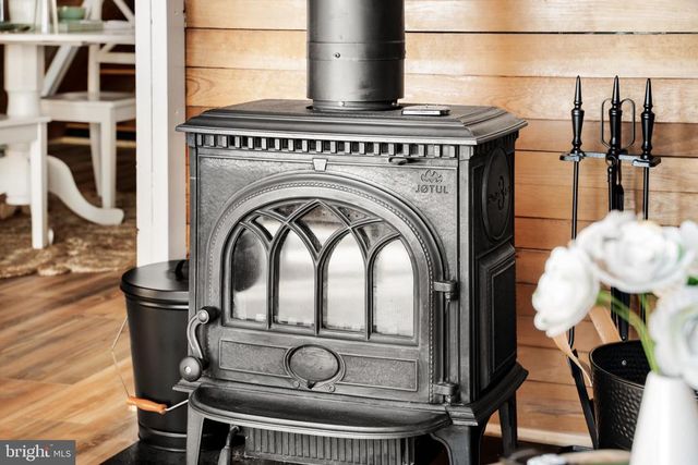 698 VALLEY VIEW RD, Rileyville, VA 22650