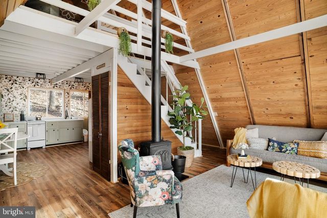 698 VALLEY VIEW RD, Rileyville, VA 22650