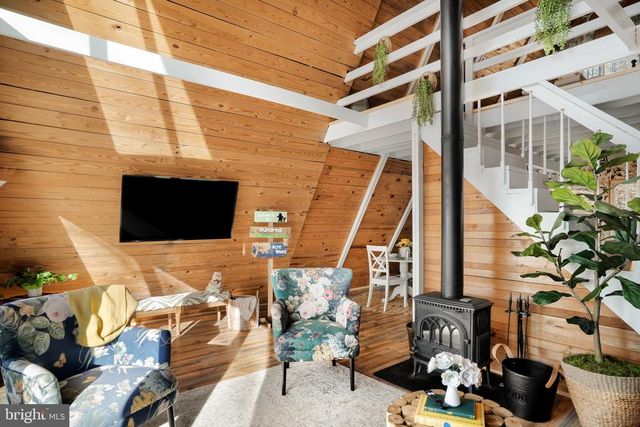 698 VALLEY VIEW RD, Rileyville, VA 22650