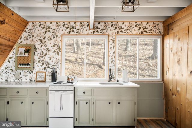 698 VALLEY VIEW RD, Rileyville, VA 22650