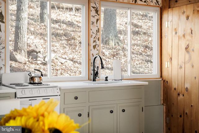 698 VALLEY VIEW RD, Rileyville, VA 22650