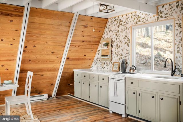 698 VALLEY VIEW RD, Rileyville, VA 22650