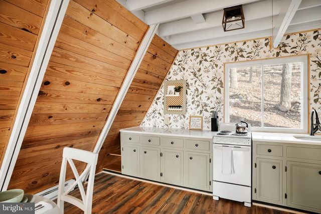 698 VALLEY VIEW RD, Rileyville, VA 22650