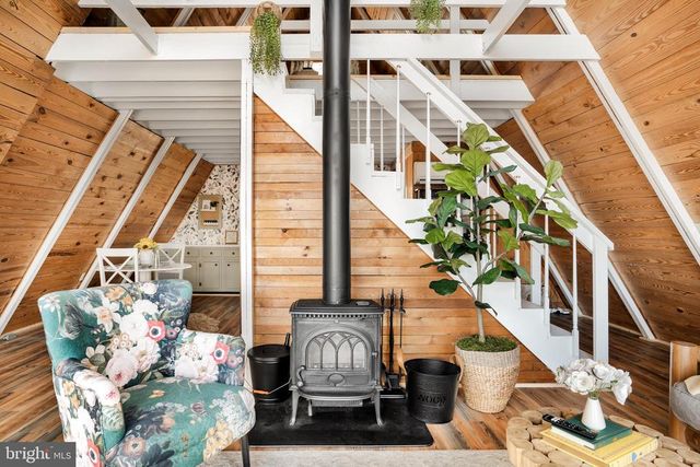 698 VALLEY VIEW RD, Rileyville, VA 22650