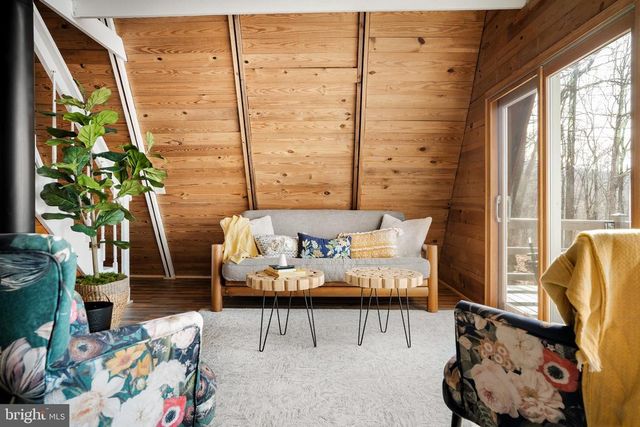 698 VALLEY VIEW RD, Rileyville, VA 22650