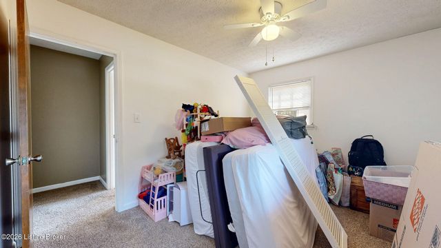 10706 Blackwood Rd, Jeffersontown, KY 40299