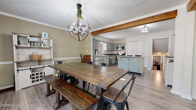 10706 Blackwood Rd, Jeffersontown, KY 40299