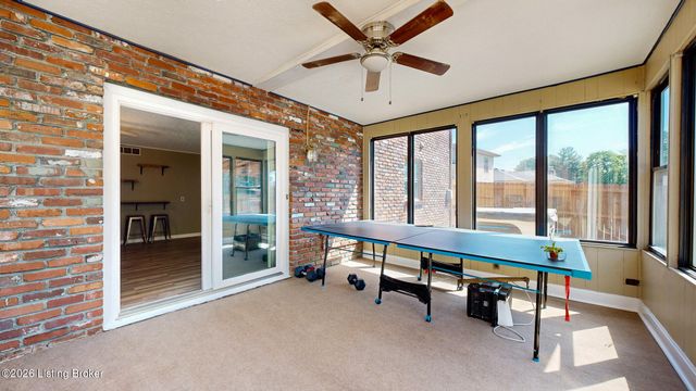 10706 Blackwood Rd, Jeffersontown, KY 40299