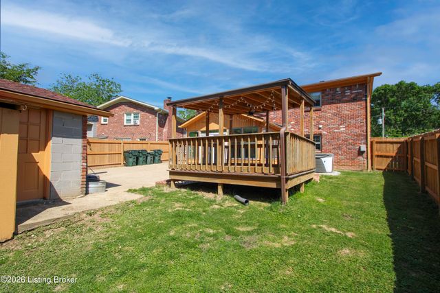 10706 Blackwood Rd, Jeffersontown, KY 40299