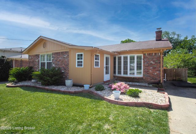 10706 Blackwood Rd, Jeffersontown, KY 40299