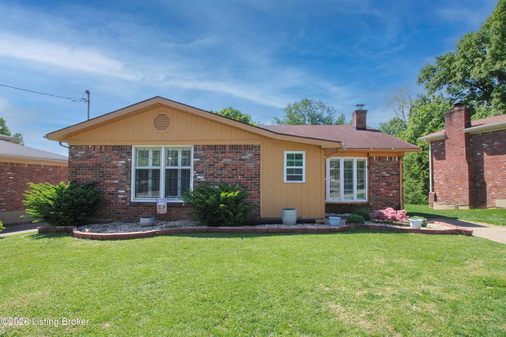 10706 Blackwood Rd, Jeffersontown, KY 40299