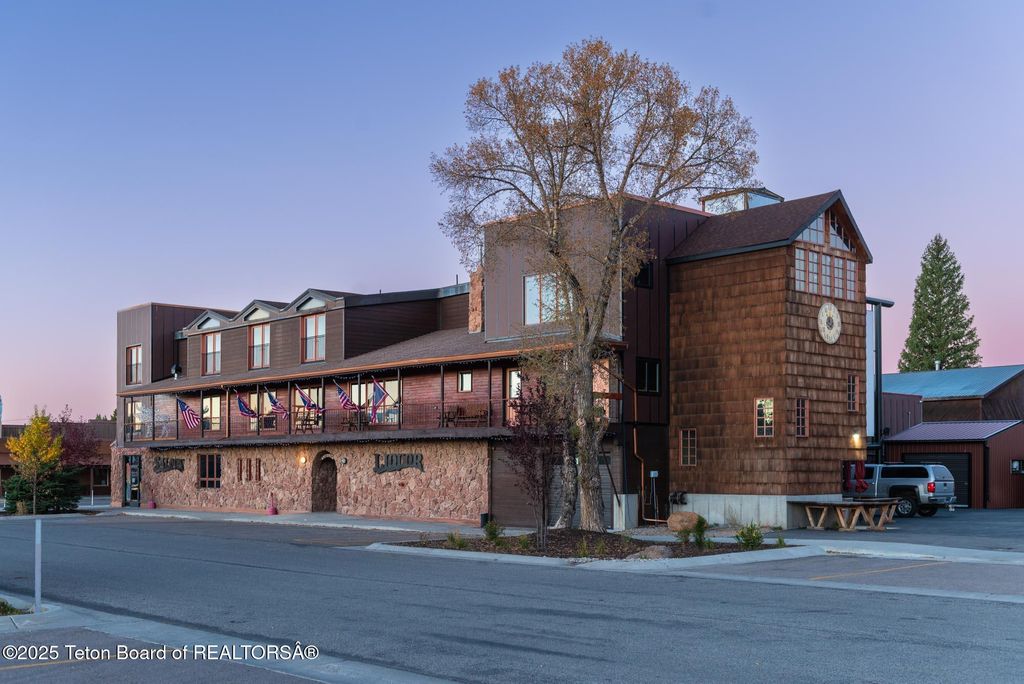 117 W PINE Street, Pinedale, WY 82941 photo 17