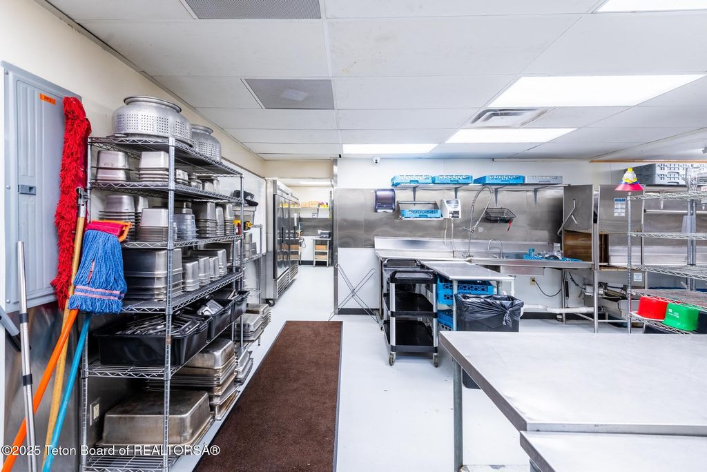 117 W PINE Street, Pinedale, WY 82941 photo 51