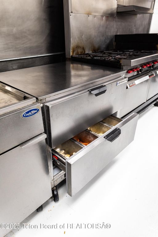 117 W PINE Street, Pinedale, WY 82941 photo 69