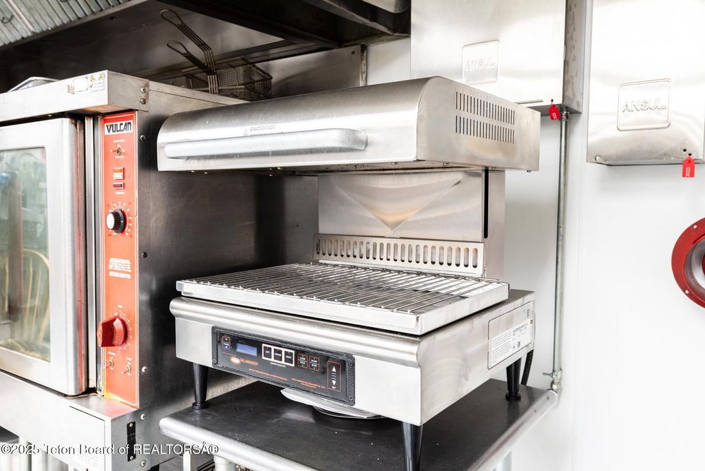 117 W PINE Street, Pinedale, WY 82941 photo 76