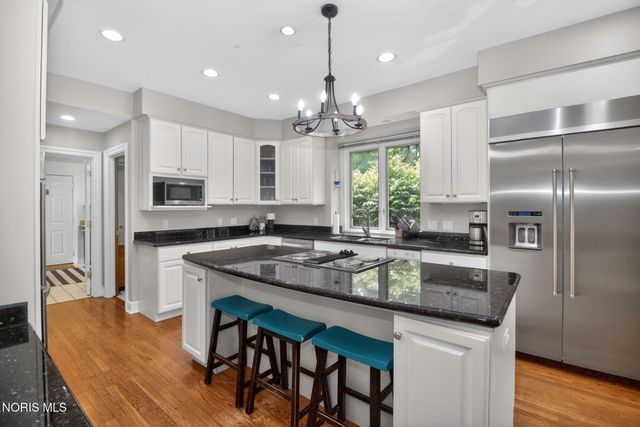 2709 Westchester Road, Ottawa Hills, OH 43615