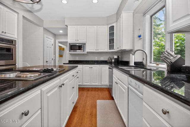 2709 Westchester Road, Ottawa Hills, OH 43615