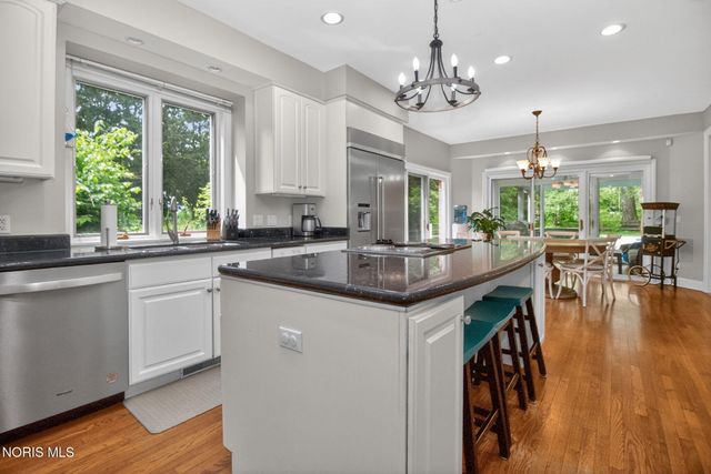 2709 Westchester Road, Ottawa Hills, OH 43615