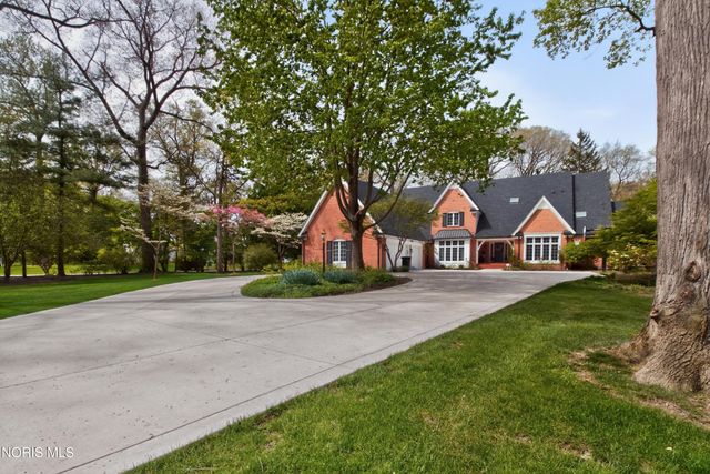 2709 Westchester Road, Ottawa Hills, OH 43615